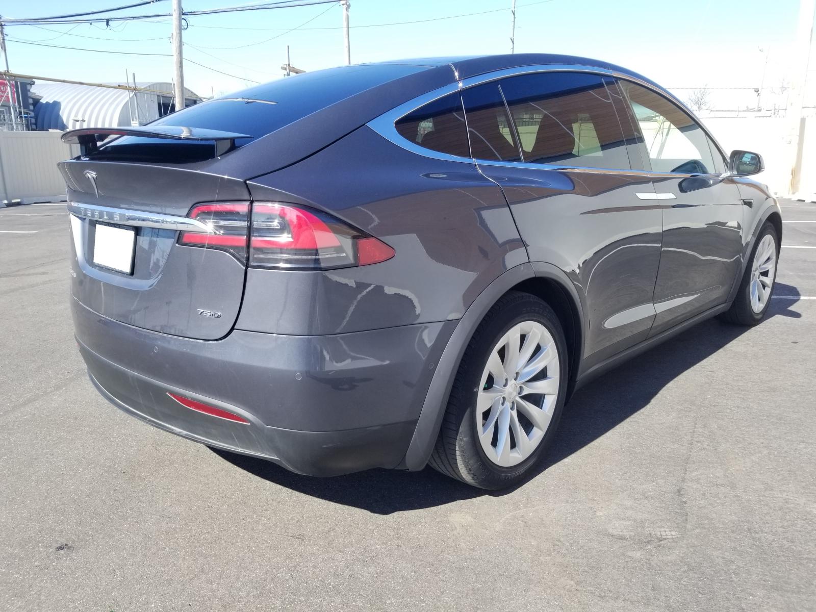 Photo 4 VIN: 5YJXCDE24JF090537 - TESLA MODEL X 