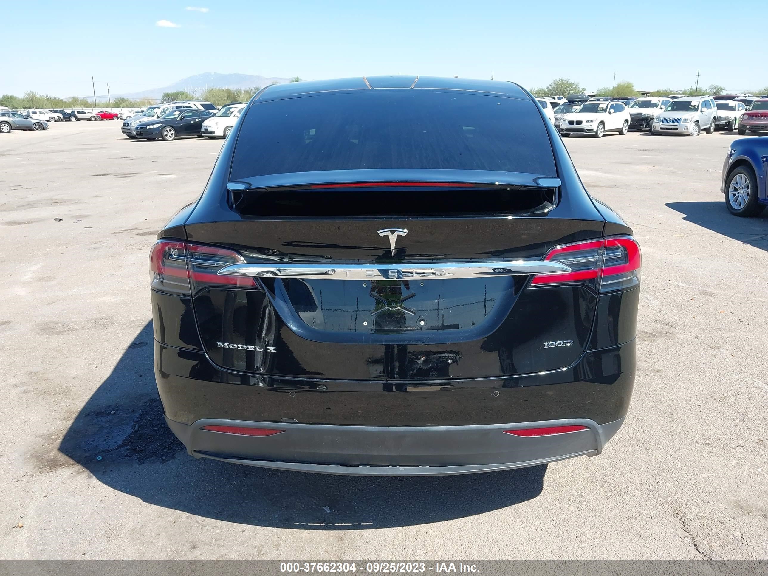 Photo 15 VIN: 5YJXCDE25HF060988 - TESLA MODEL X 