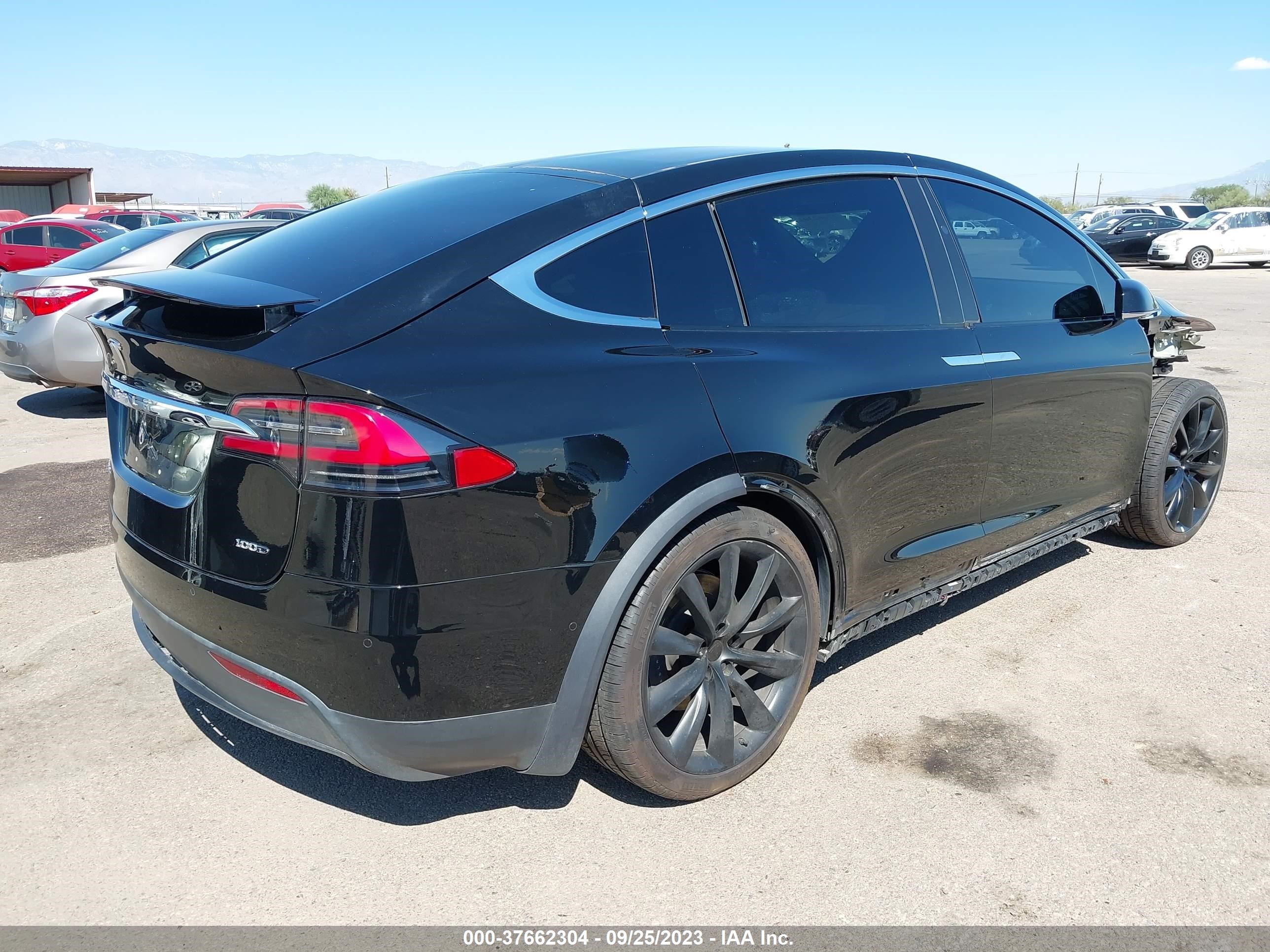 Photo 3 VIN: 5YJXCDE25HF060988 - TESLA MODEL X 