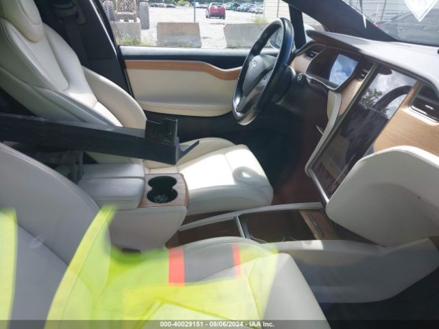 Photo 4 VIN: 5YJXCDE25KF189899 - TESLA MODEL X 