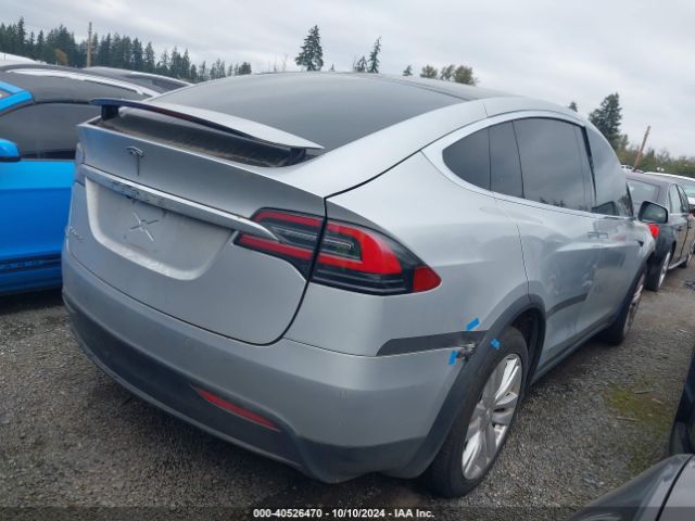 Photo 3 VIN: 5YJXCDE26HF049675 - TESLA MODEL X 