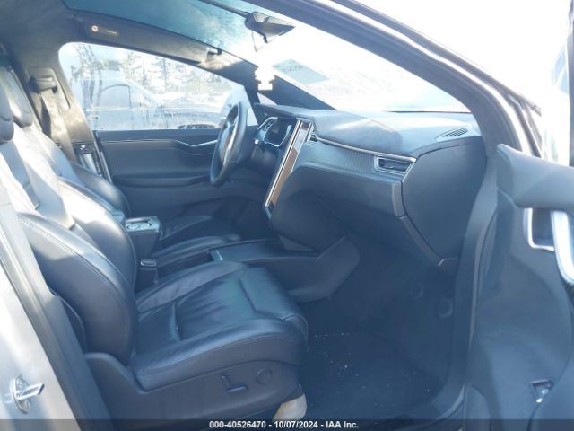 Photo 4 VIN: 5YJXCDE26HF049675 - TESLA MODEL X 