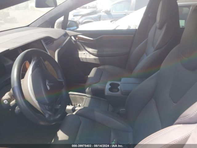 Photo 4 VIN: 5YJXCDE26KF162372 - TESLA MODEL X 