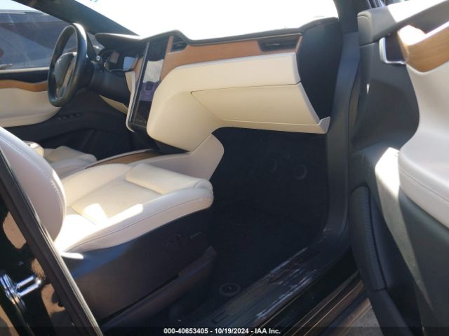 Photo 4 VIN: 5YJXCDE26LF305631 - TESLA MODEL X 