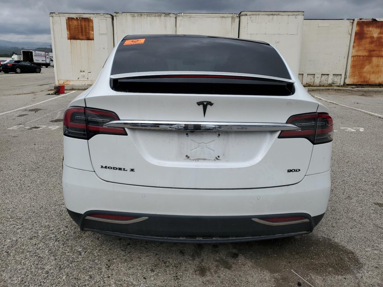 Photo 5 VIN: 5YJXCDE27GF026551 - TESLA MODEL X 