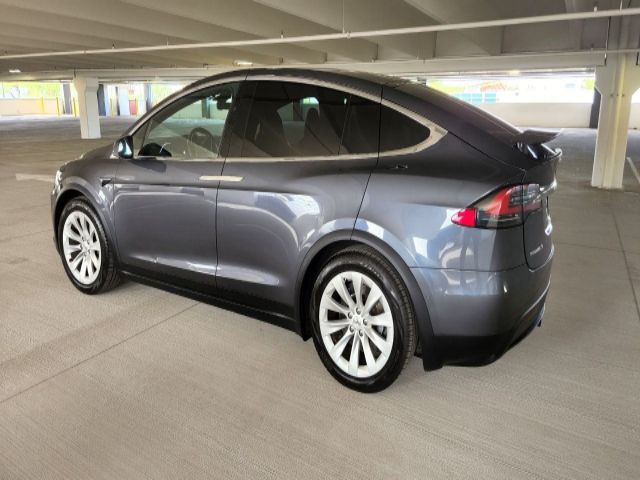 Photo 4 VIN: 5YJXCDE27HF049359 - TESLA MODEL X 