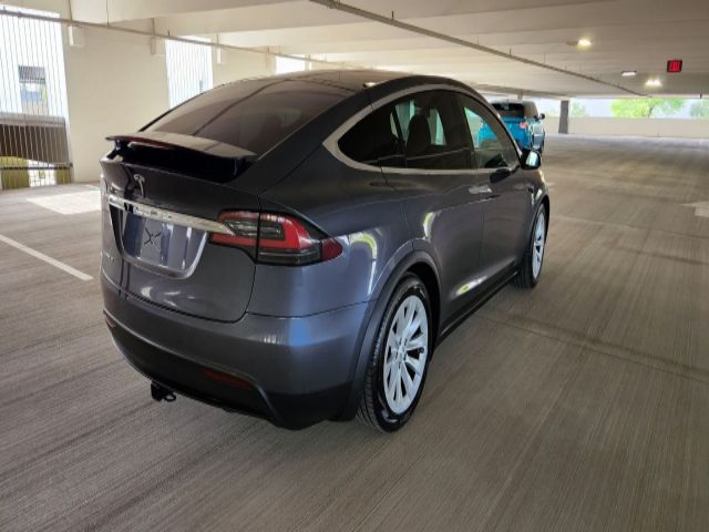 Photo 6 VIN: 5YJXCDE27HF049359 - TESLA MODEL X 