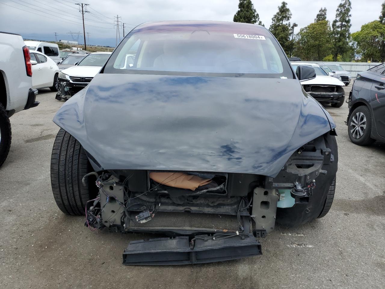 Photo 4 VIN: 5YJXCDE27HF057039 - TESLA MODEL X 