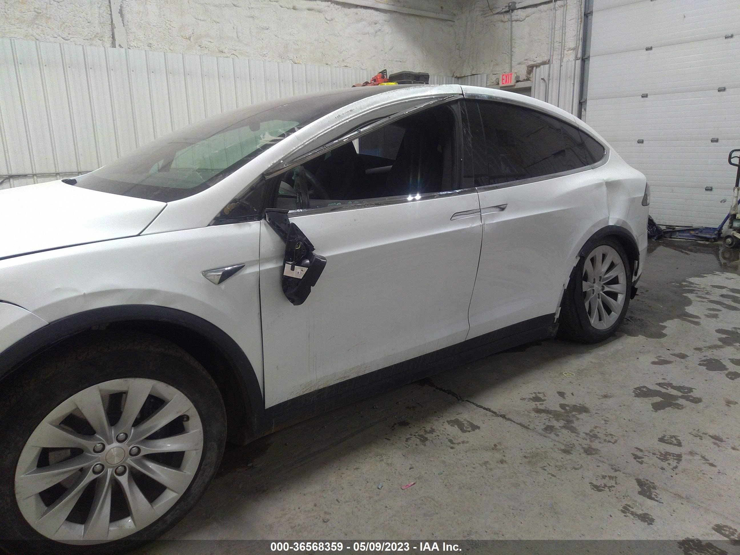 Photo 5 VIN: 5YJXCDE27LF230938 - TESLA MODEL X 