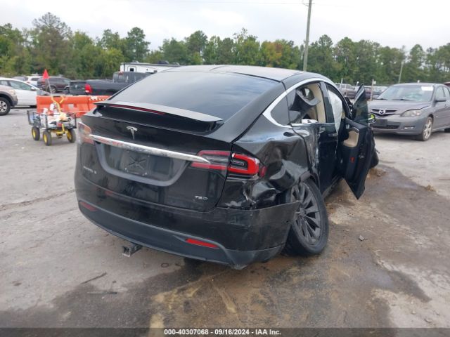 Photo 3 VIN: 5YJXCDE28HF051976 - TESLA MODEL X 