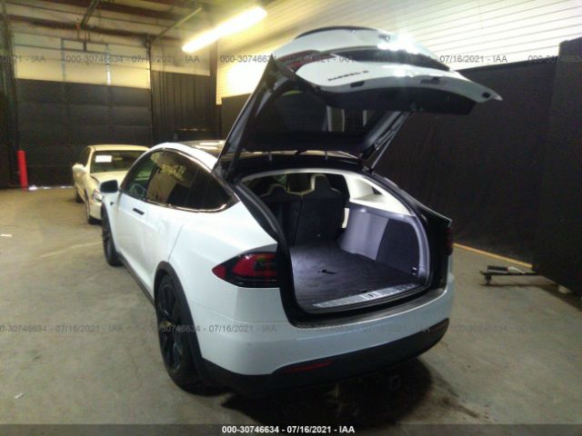 Photo 2 VIN: 5YJXCDE28HF075338 - TESLA MODEL X 