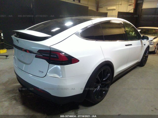 Photo 3 VIN: 5YJXCDE28HF075338 - TESLA MODEL X 