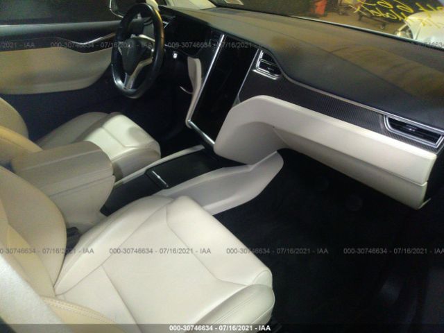 Photo 4 VIN: 5YJXCDE28HF075338 - TESLA MODEL X 