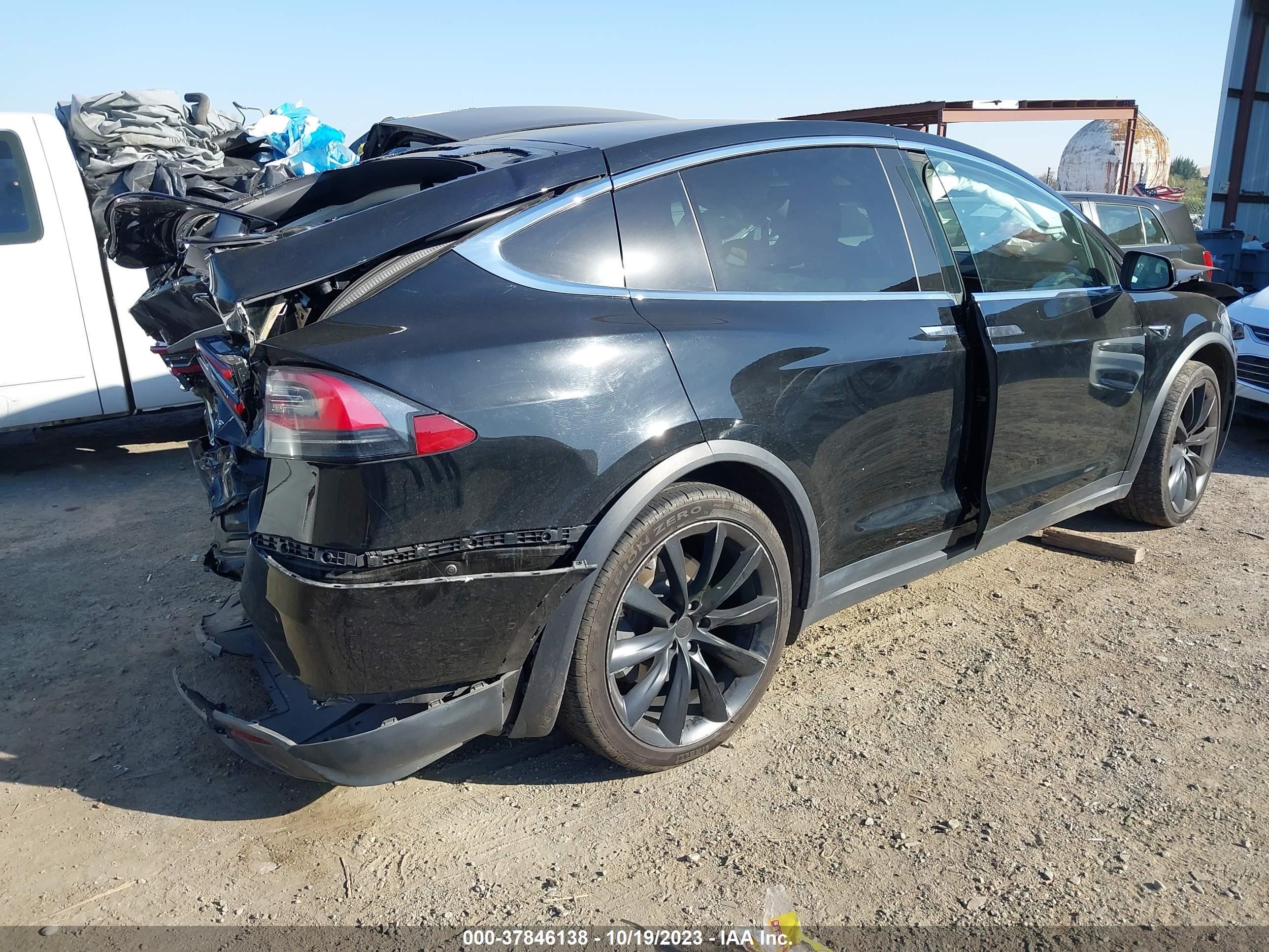 Photo 3 VIN: 5YJXCDE28HF078451 - TESLA MODEL X 