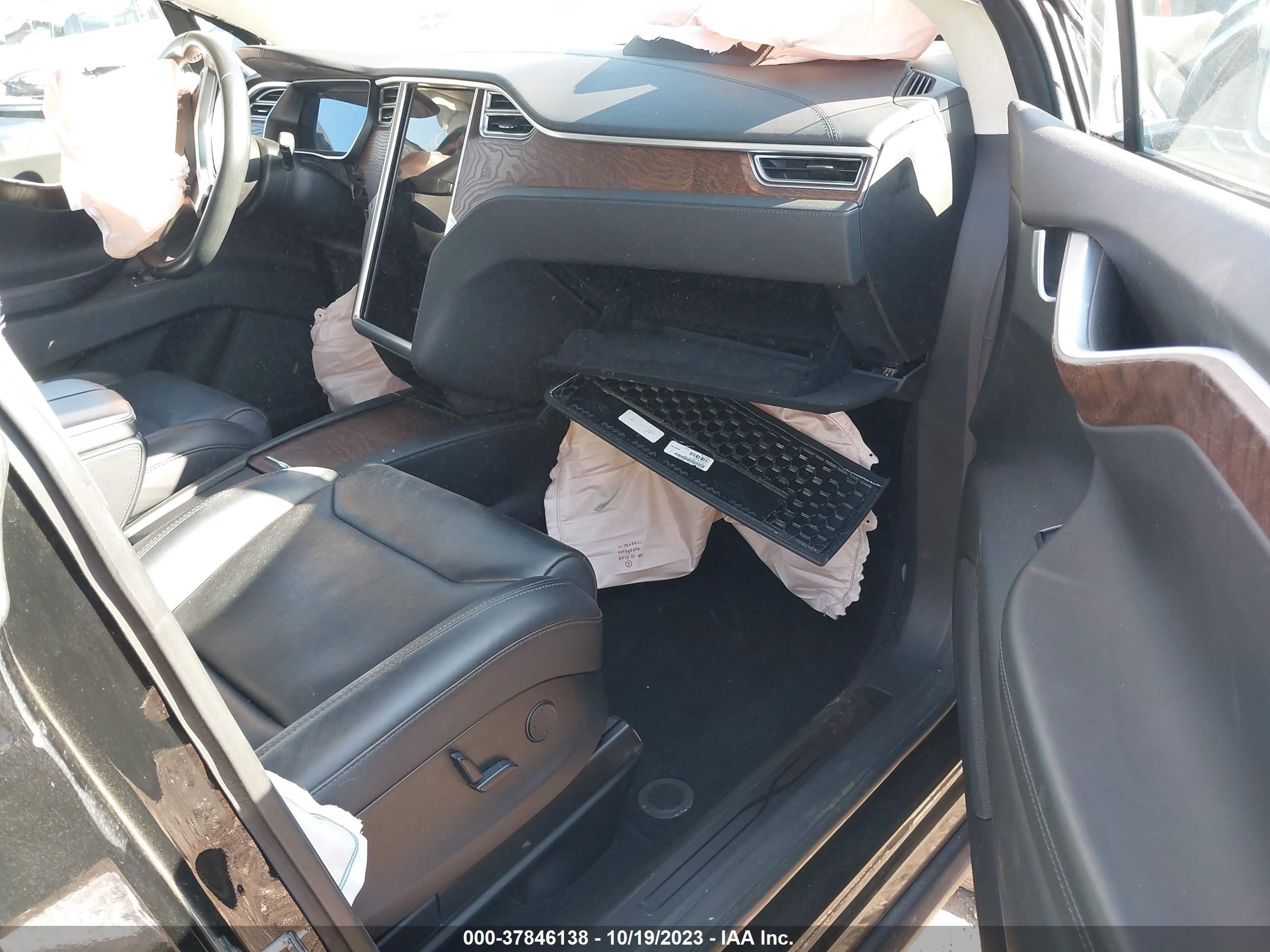 Photo 4 VIN: 5YJXCDE28HF078451 - TESLA MODEL X 