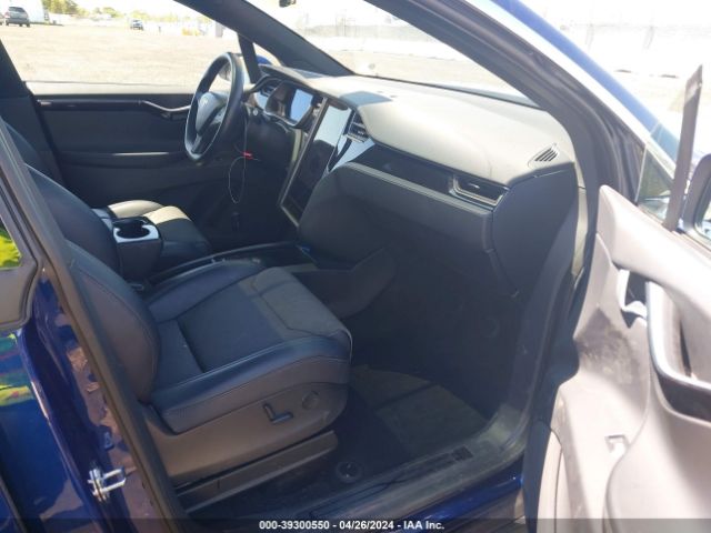 Photo 4 VIN: 5YJXCDE28JF138900 - TESLA MODEL X 