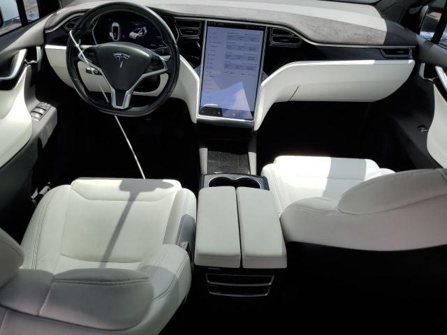 Photo 7 VIN: 5YJXCDE29HF050478 - TESLA MODEL X 