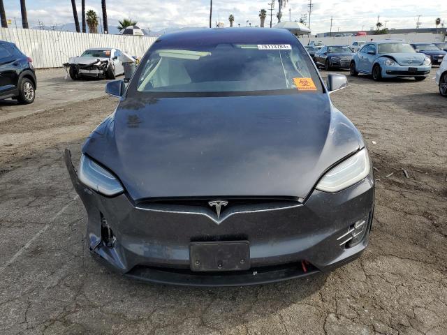 Photo 4 VIN: 5YJXCDE29HF053445 - TESLA MODEL X 