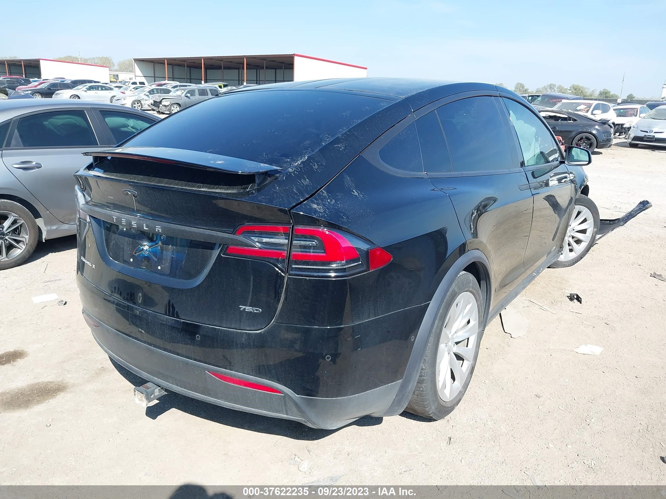 Photo 3 VIN: 5YJXCDE29JF128540 - TESLA MODEL X 