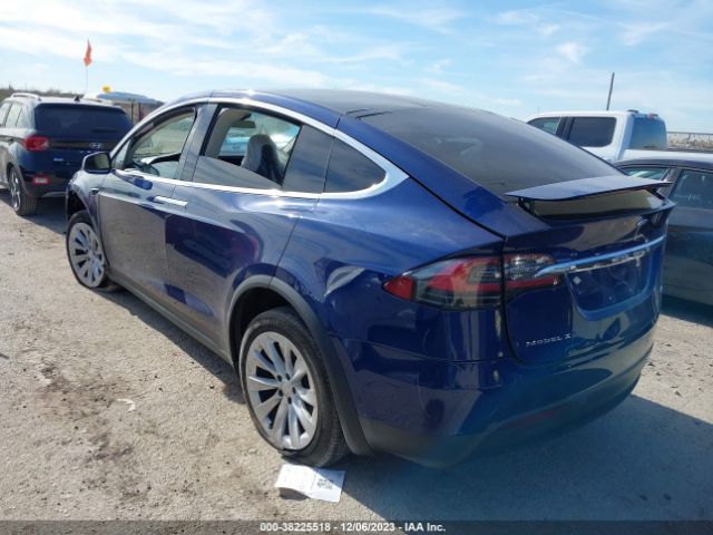 Photo 2 VIN: 5YJXCDE29JF138467 - TESLA MODEL X 