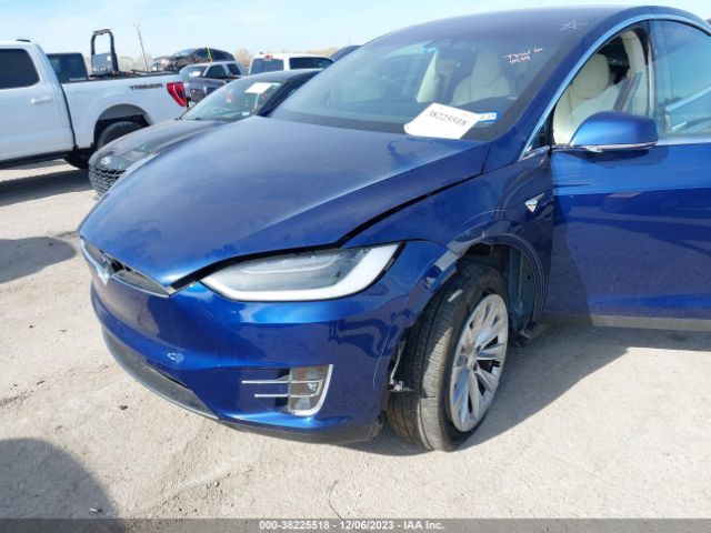 Photo 5 VIN: 5YJXCDE29JF138467 - TESLA MODEL X 