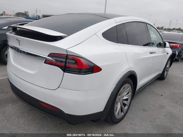 Photo 3 VIN: 5YJXCDE2XHF044740 - TESLA MODEL X 