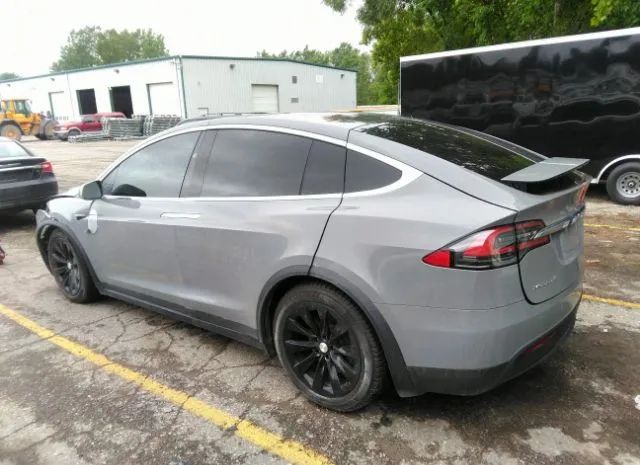 Photo 2 VIN: 5YJXCDE2XHF052501 - TESLA MODEL X 