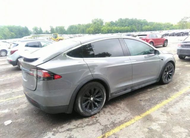 Photo 3 VIN: 5YJXCDE2XHF052501 - TESLA MODEL X 