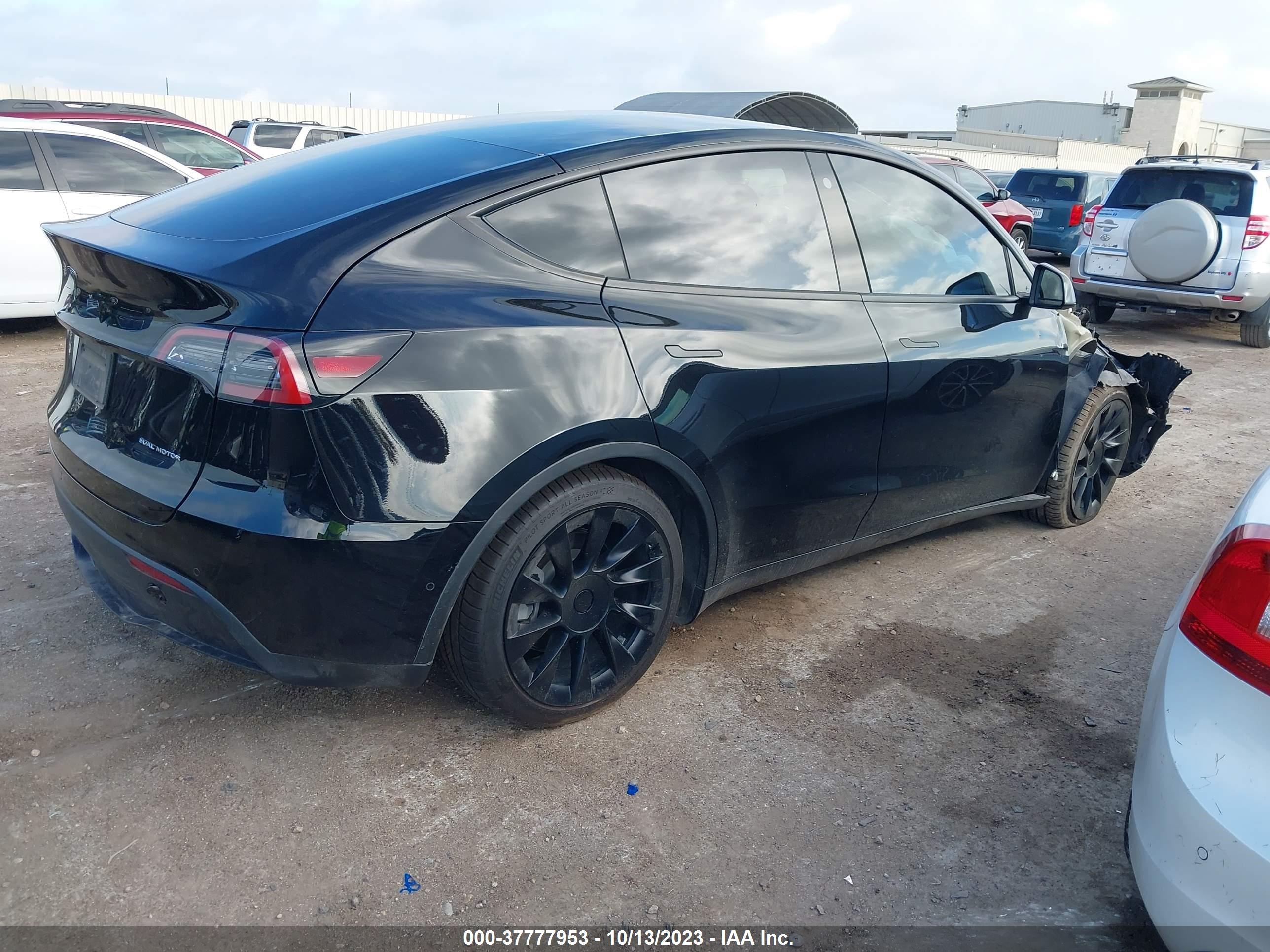 Photo 3 VIN: 5YJYGAEE2MF259072 - TESLA MODEL Y 