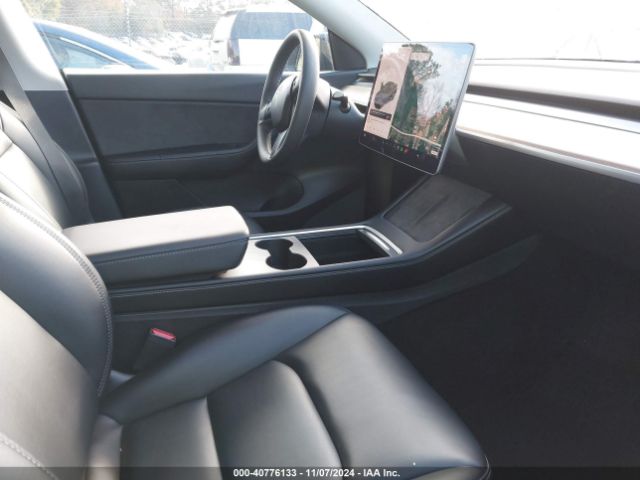 Photo 4 VIN: 5YJYGAEE2MF273201 - TESLA MODEL Y 