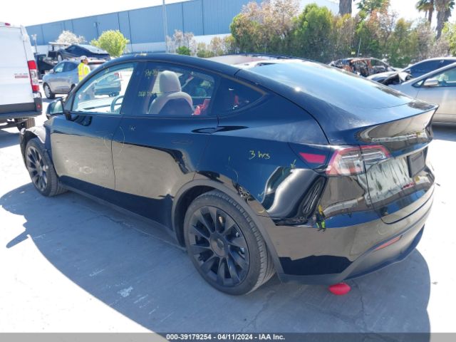 Photo 2 VIN: 5YJYGAEE3MF157358 - TESLA MODEL Y 