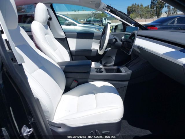 Photo 4 VIN: 5YJYGAEE3MF157358 - TESLA MODEL Y 