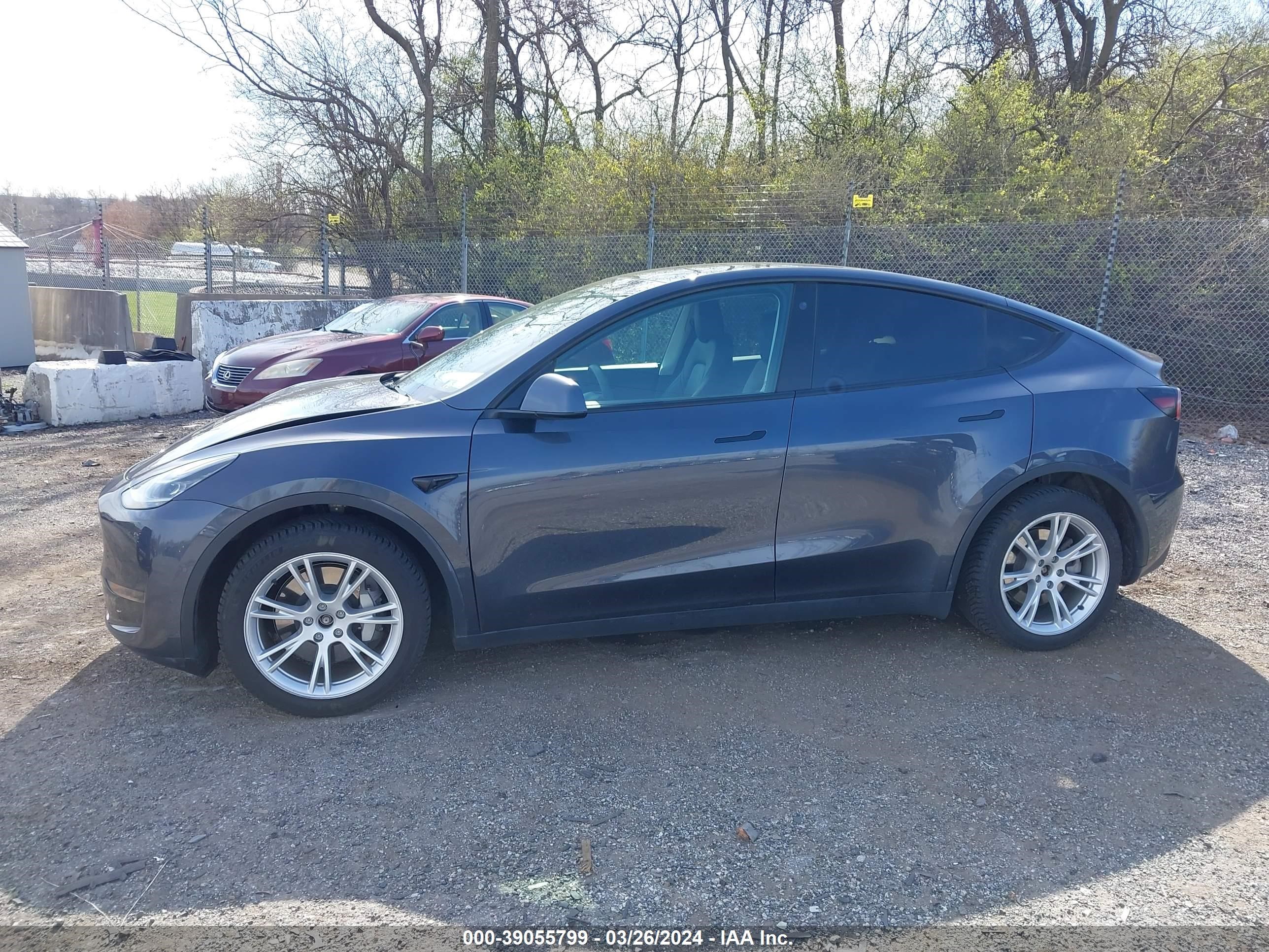 Photo 12 VIN: 5YJYGAEE3MF187850 - TESLA MODEL Y 