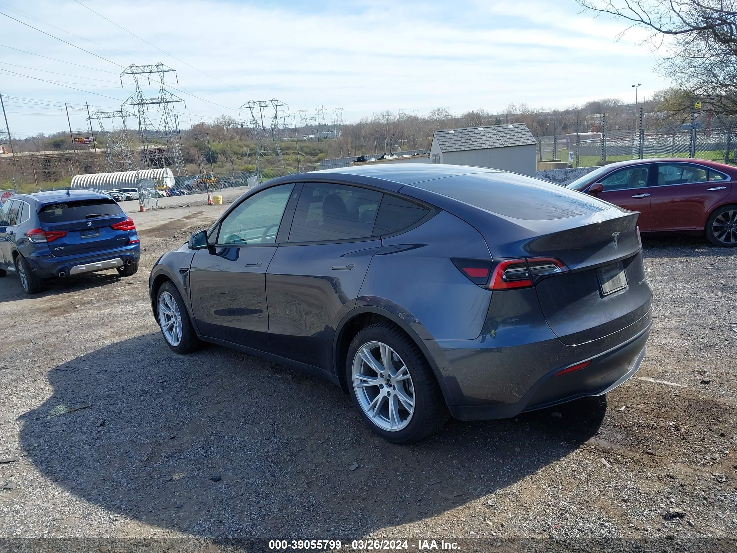 Photo 2 VIN: 5YJYGAEE3MF187850 - TESLA MODEL Y 