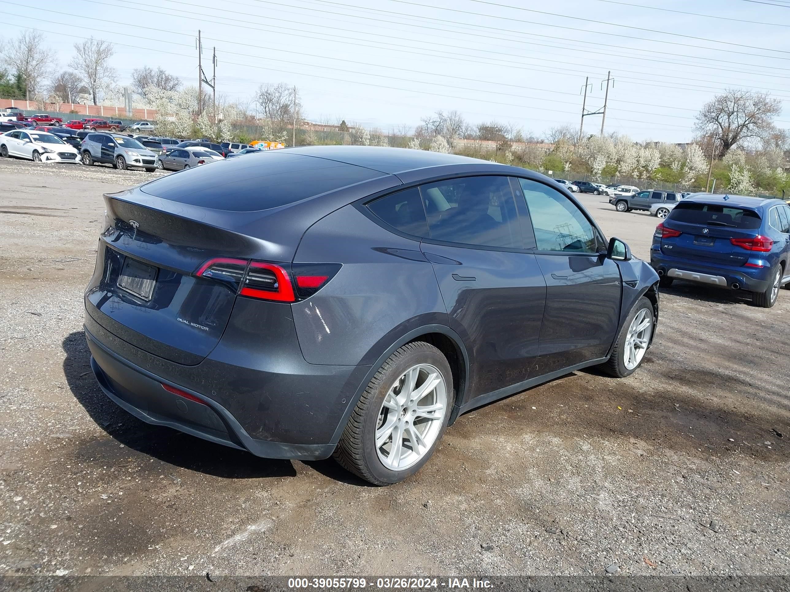 Photo 3 VIN: 5YJYGAEE3MF187850 - TESLA MODEL Y 