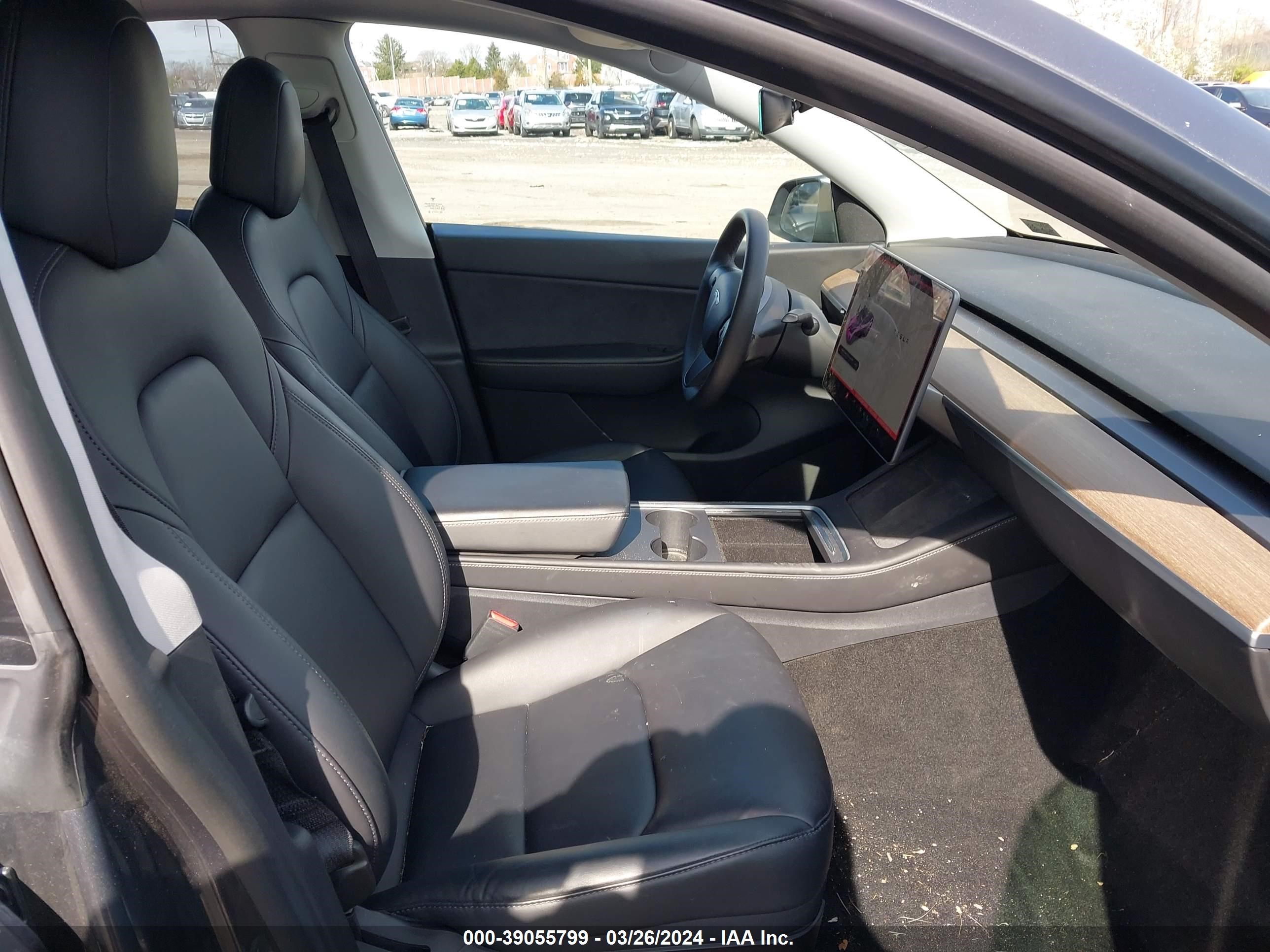 Photo 4 VIN: 5YJYGAEE3MF187850 - TESLA MODEL Y 