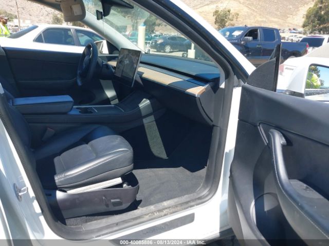 Photo 4 VIN: 5YJYGAEE4MF191809 - TESLA MODEL Y 