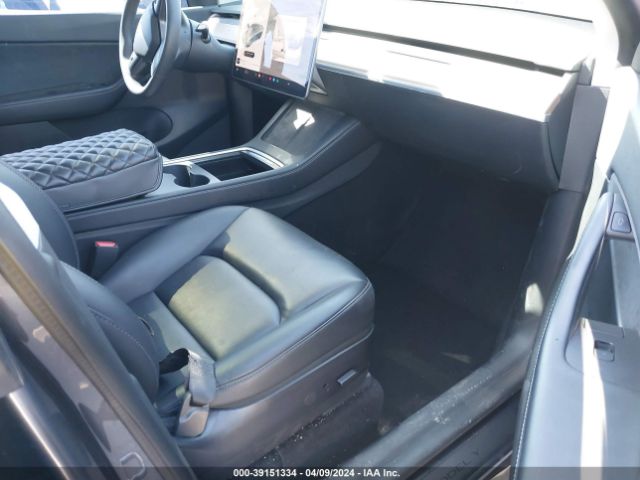 Photo 4 VIN: 5YJYGAEE6MF286405 - TESLA MODEL Y 