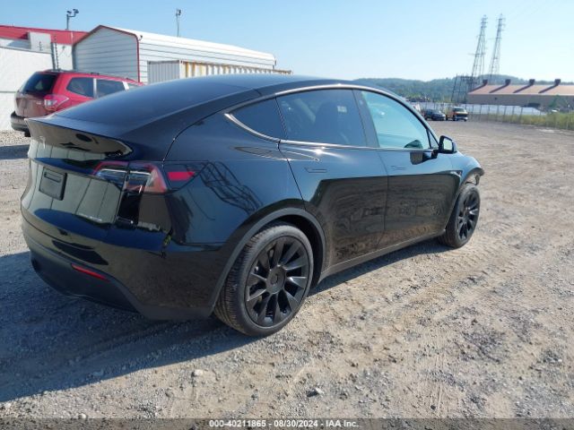 Photo 3 VIN: 5YJYGAEE7MF208389 - TESLA MODEL Y 