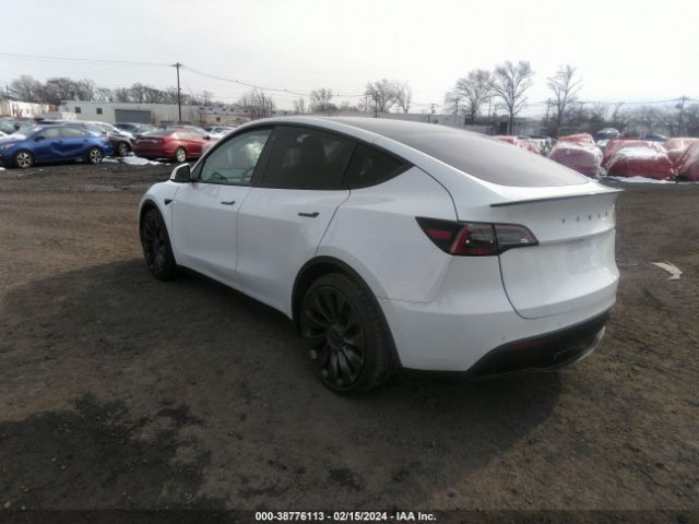 Photo 2 VIN: 5YJYGAEE8MF188301 - TESLA MODEL Y 