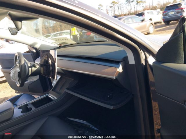 Photo 4 VIN: 5YJYGAEE8MF200656 - TESLA MODEL Y 