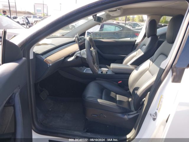 Photo 4 VIN: 5YJYGAEE9MF113235 - TESLA MODEL Y 