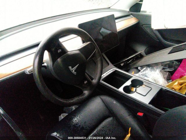 Photo 4 VIN: 5YJYGAEE9MF145991 - TESLA MODEL Y 