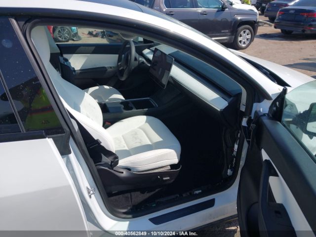 Photo 4 VIN: 5YJYGAEE9MF189909 - TESLA MODEL Y 