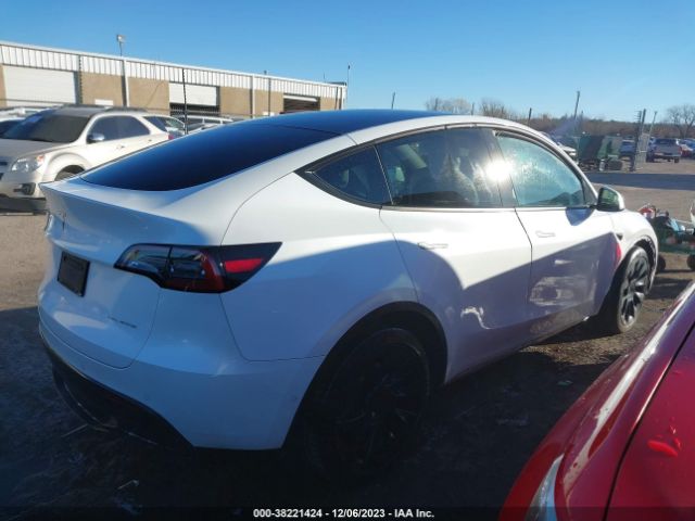 Photo 3 VIN: 5YJYGAEEXMF186923 - TESLA MODEL Y 