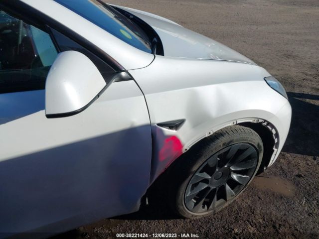 Photo 5 VIN: 5YJYGAEEXMF186923 - TESLA MODEL Y 