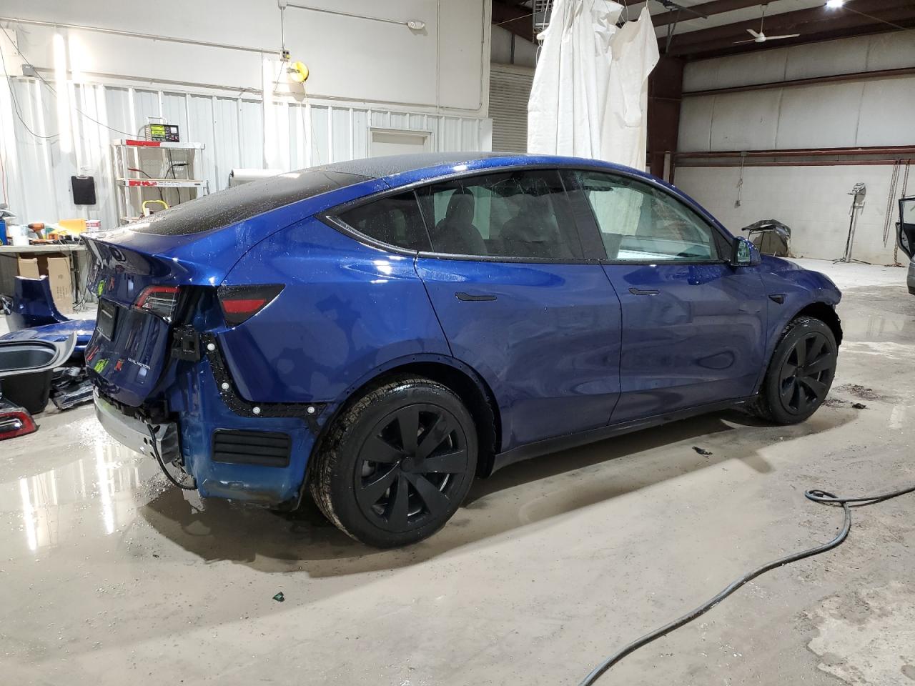 Photo 2 VIN: 5YJYGAEEXMF202294 - TESLA MODEL Y 