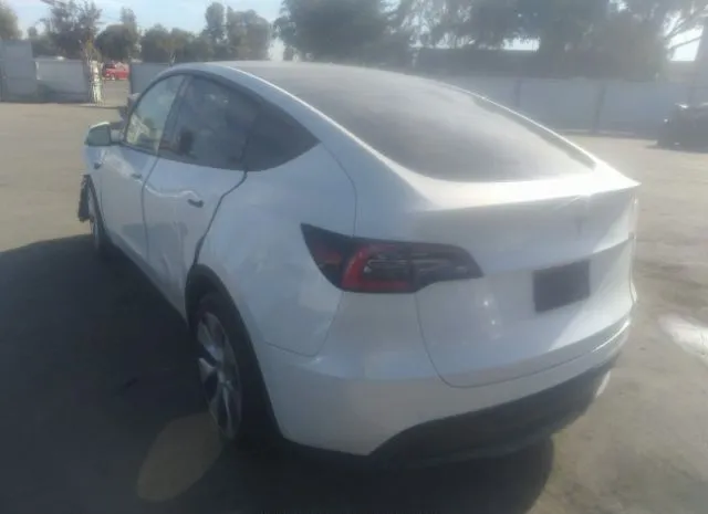 Photo 2 VIN: 5YJYGDED0MF131485 - TESLA MODEL Y 