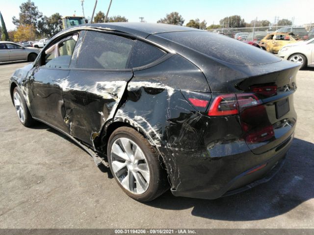 Photo 2 VIN: 5YJYGDED2MF107737 - TESLA MODEL Y 