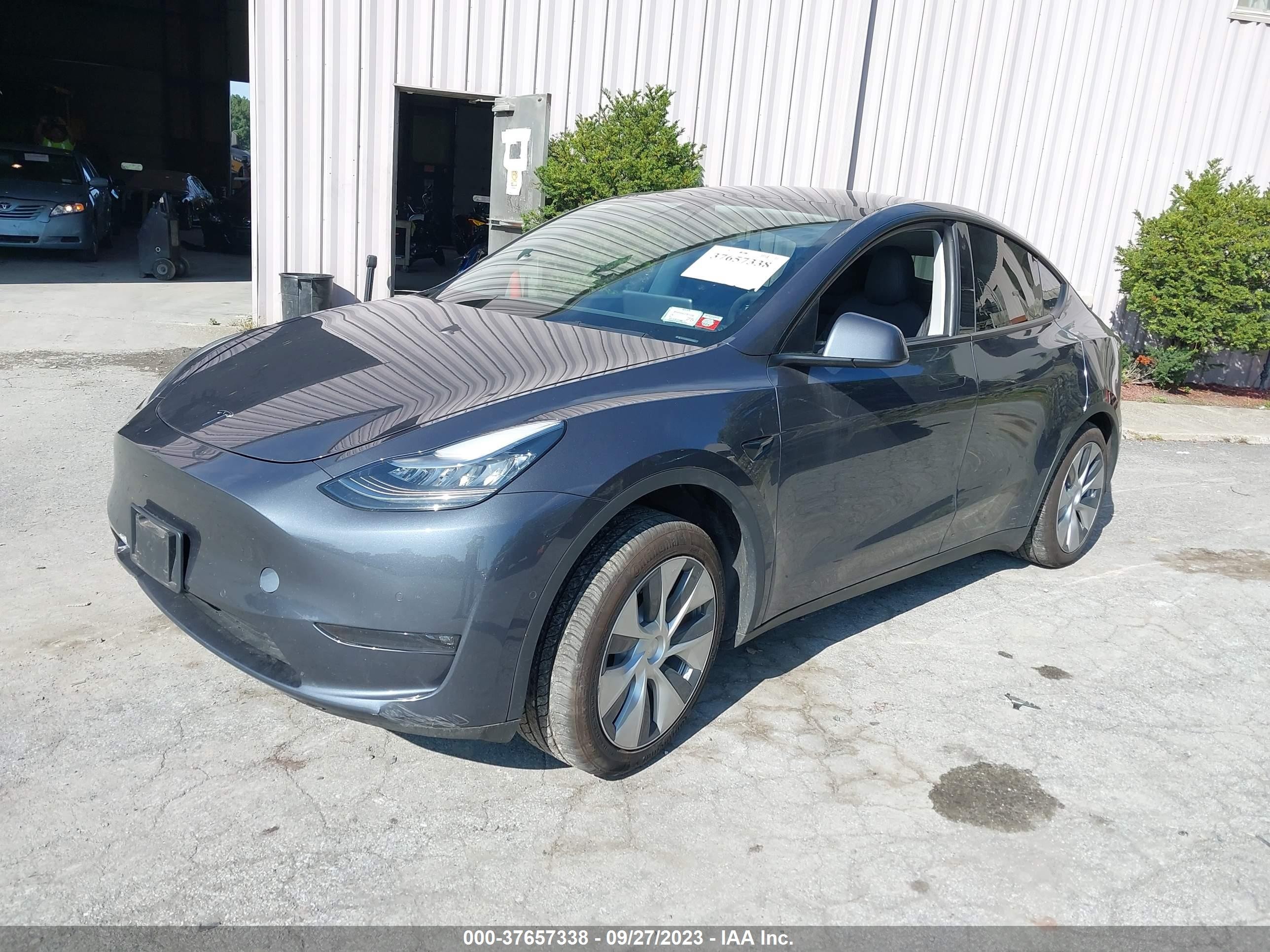 Photo 1 VIN: 5YJYGDED3MF106127 - TESLA MODEL Y 